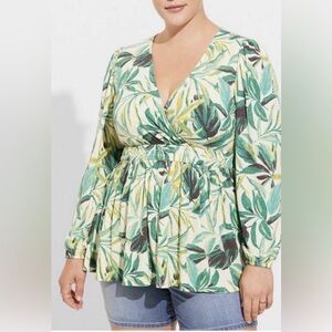 NWT Torrid Women’s 2X Tropical Textured Knit Surplice Puff Sleeve Babydoll‎ Top